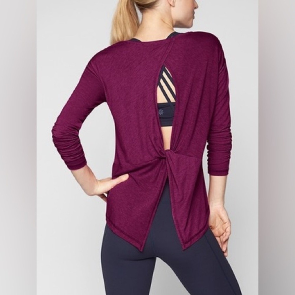 Athleta Long Sleeve Essence Twist Back Top Small Purple‎ Activewear Yoga Shirt